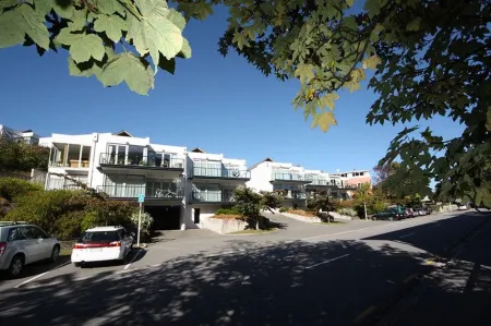 Blue Peaks Apartments Отели рядом с достопримечательностью «Skyline Luge Queenstown»