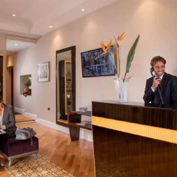 Tridente Suites Отели рядом с достопримечательностью «Пьяцца дель Пополо»