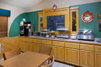 AmericInn by Wyndham Clear Lake - Breakfast