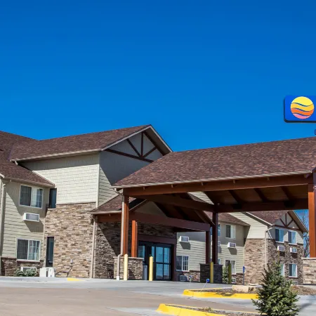 Comfort Inn & Suites Riverview Near Davenport and I-80
