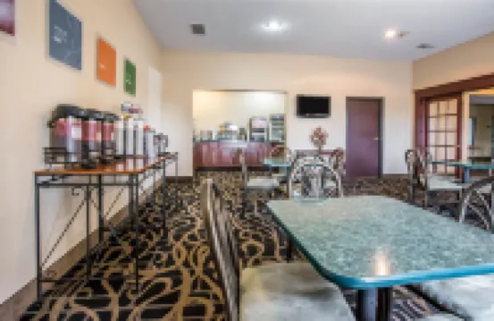 Quality Inn & Suites Mendota Near I-39 Hotels in LaSalle County
