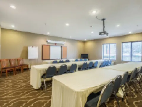 Comfort Suites Hotels in Cordova