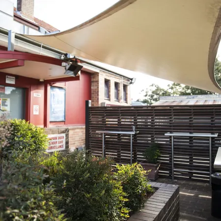 Melton Hotel