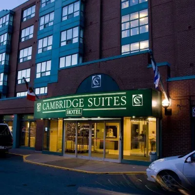 Cambridge Suites Hotel Halifax Các khách sạn gần Cầu ván Halifax Waterfront