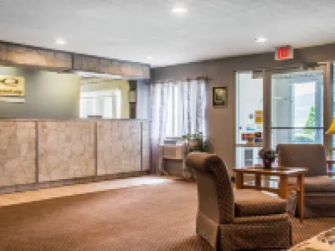 Econo Lodge Painted Post - Corning Hotels in Gang Mills