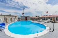 Econo Lodge - Swimmingpools