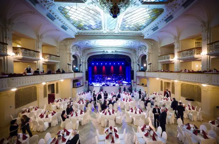 Grandhotel Ambassador Národní Dům Отели в г. Нейдек