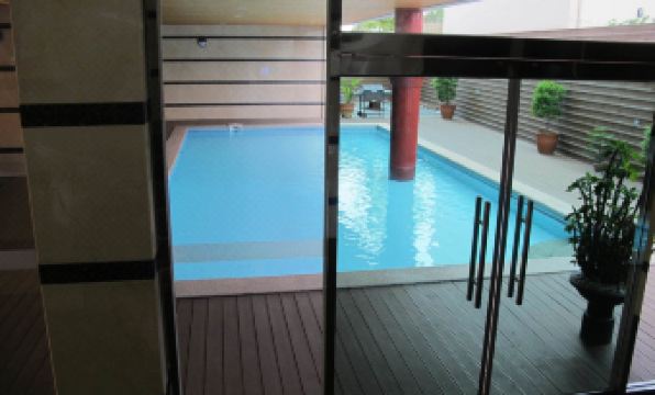 Townhouse Oak Vera Hotel Near Clark International Airport