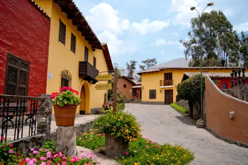 Decameron El Pueblo