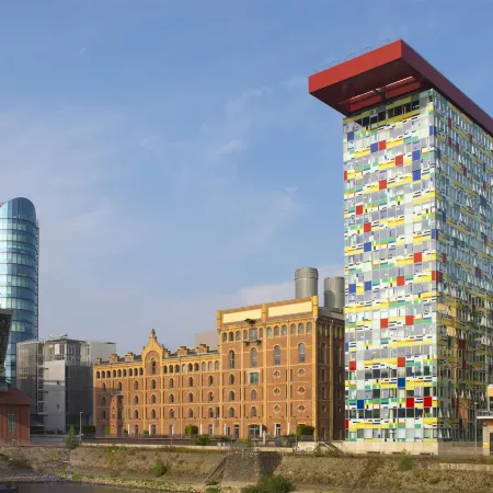 Innside by Melia Duesseldorf Hafen Отели рядом с достопримечательностью «Рейнская телебашня (Рейнтурм)»