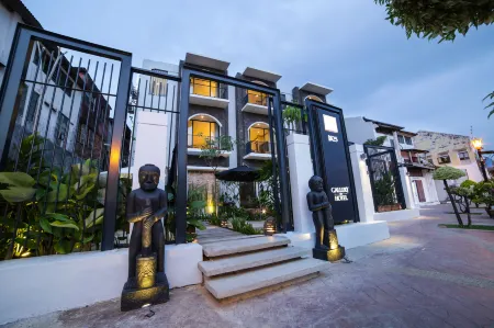 1825 Gallery Hotel