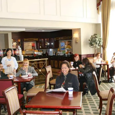 Hampton Inn & Suites by Hilton Toronto Airport