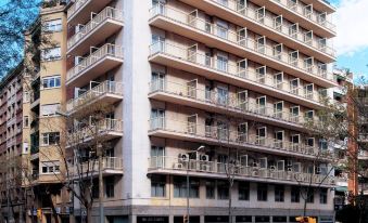 NH Barcelona les Corts - Housity