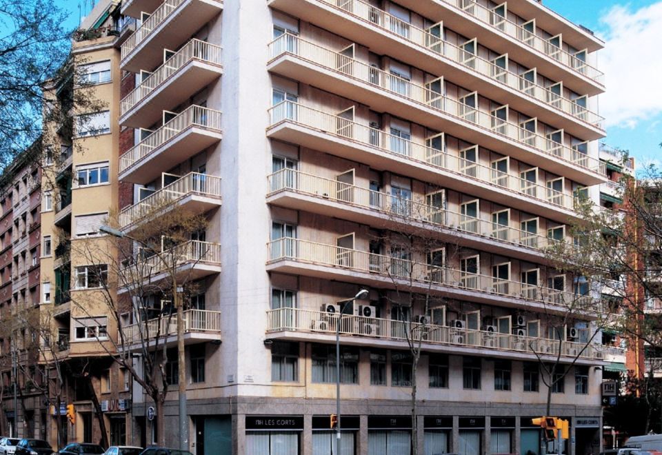 NH 바르셀로나 레스 코르츠의 깔끔한 외관 이미지