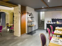 Hotel Marais Grands Boulevards Hotels near الحي الرابع عشر - مونتبارناس - بورت دورليانز