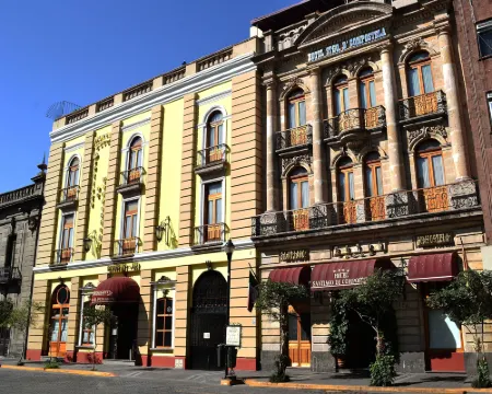 ホテル サンティアゴ デ コンポステーラ グアダラハラのホテル