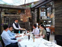 約安娜飯店 佩列斯城堡（Peles Castle）附近的飯店