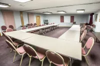 Days Inn & Suites by Wyndham Merrillville Hotels in Merrillville