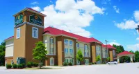 La Quinta Inn & Suites by Wyndham Huntsville Airport Madison Hotel dekat Heritage Plaza