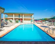University Inn & Suites - Motels