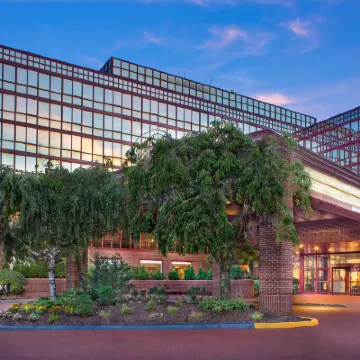 DoubleTree by Hilton New York LaGuardia Airport Hotels near 111th Street