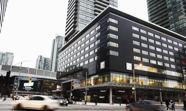 Le Germain Hotel Maple Leaf Square
