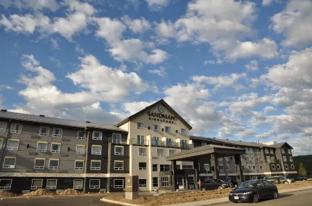 Sandman Signature Prince George Hotel Отели рядом с достопримечательностью «Lil Hoppers Play Cafe»