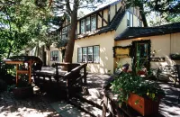Crandell Mountain Lodge Hotels in Waterton