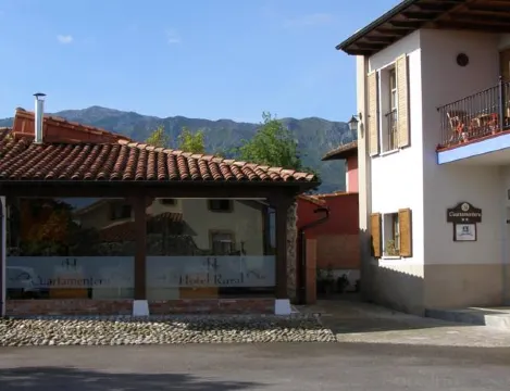 Hotel Rural Cuartamenteru - Housity