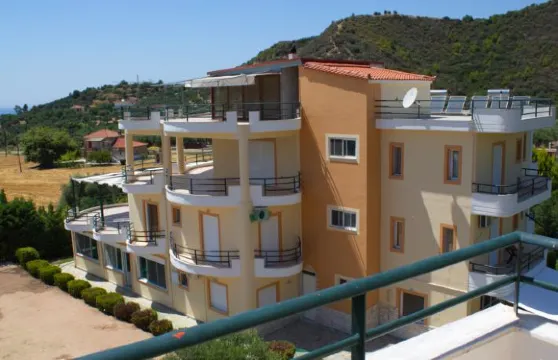 阿尼里奧廣場公寓式酒店