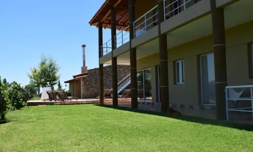 Chaglasian Wine & Suites