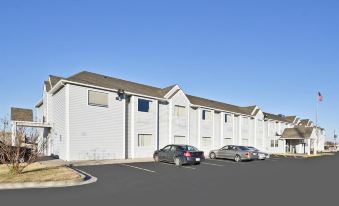 Americas Best Value Inn and Suites Ada