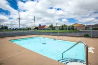 Best Western Plus St. Louis Airport Hotel Các khách sạn ở Berkeley