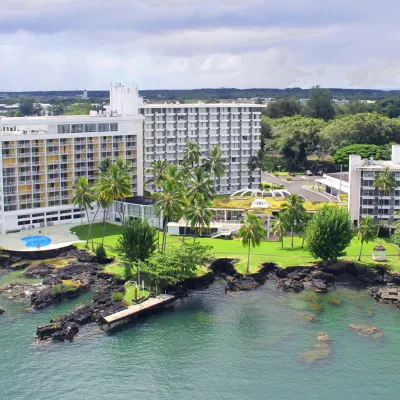 Grand Naniloa Hotel, a Doubletree by Hilton Hotel berhampiran Imiloa Astronomy Center