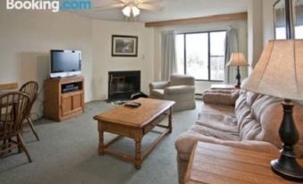 Silver Creek Lodge - Housity