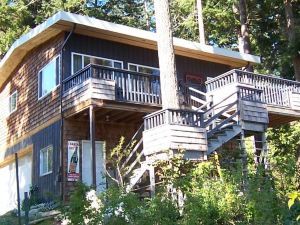 Malaspina Strait Cottage