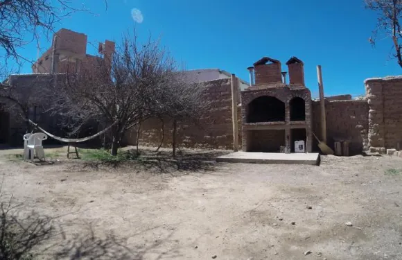 英迪薩亞納旅舍