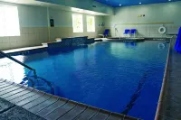 La Quinta Inn & Suites by Wyndham Orange - Swimmingpools
