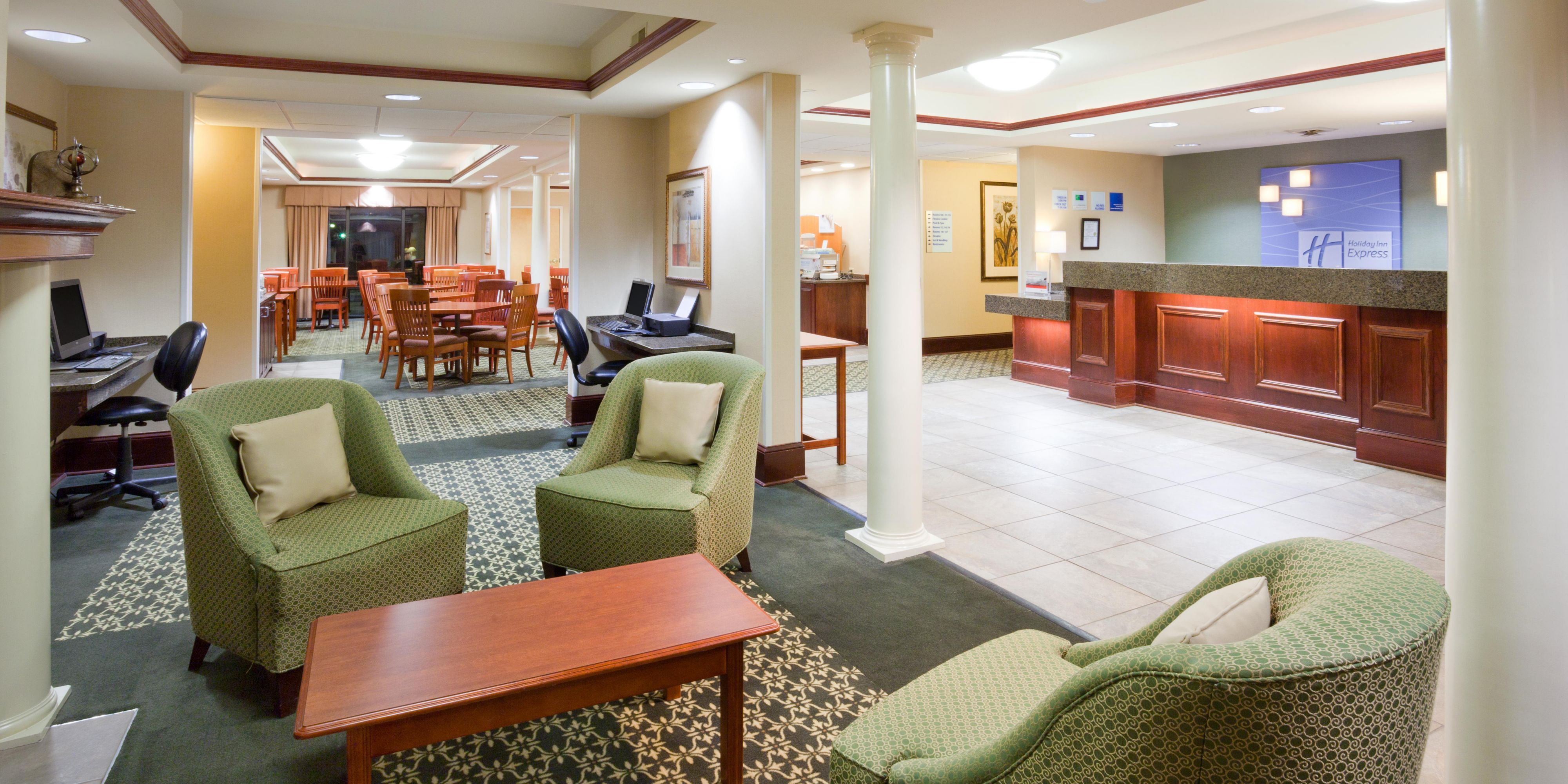 Holiday Inn Express & Suites - Interstate 380 at 33rd Avenue, an Ihg Hotel