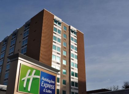 Holiday Inn Express & Suites Pittsburgh West - Green Tree