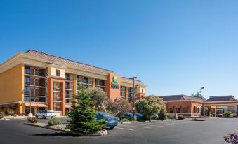 Holiday Inn Express at Monterey Bay, an IHG Hotel