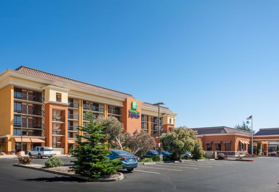 Holiday Inn Express AT MONTEREY BAY by IHG