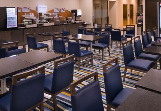 Holiday Inn Express & Suites Pasadena - Los Angeles