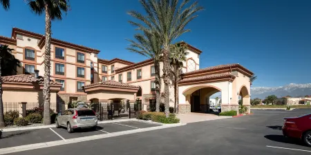 Holiday Inn Express & Suites Ontario Airport