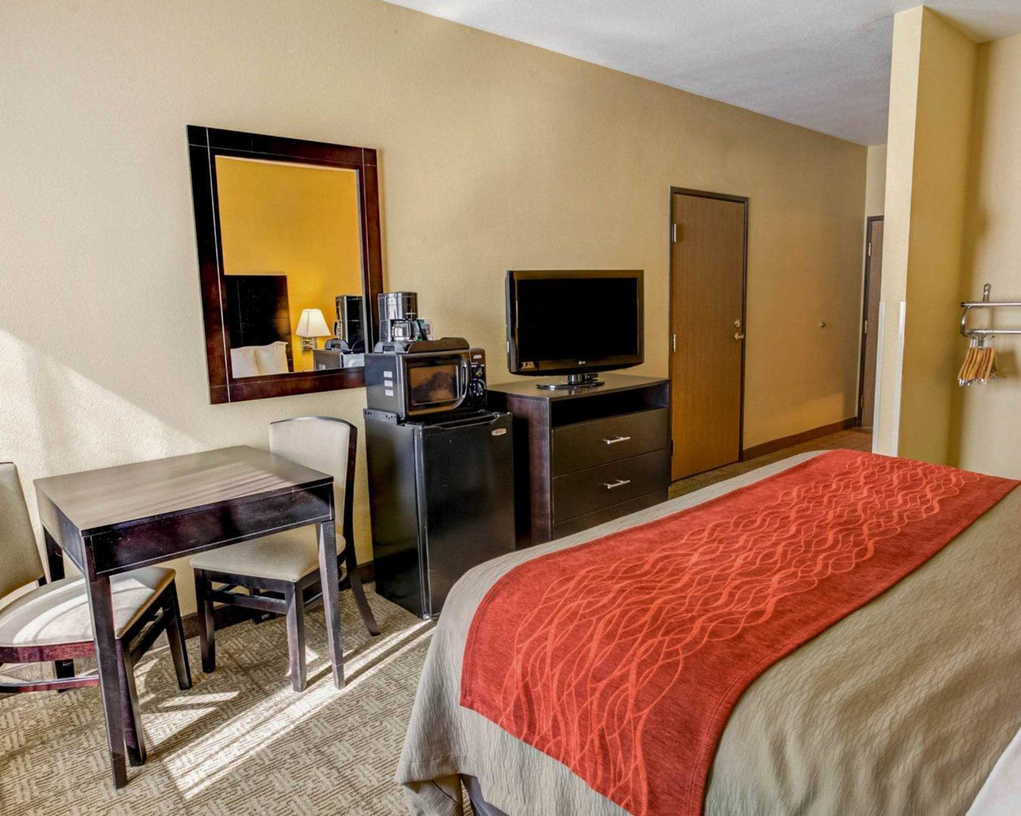 Quality Inn & Suites Lenexa Kansas City