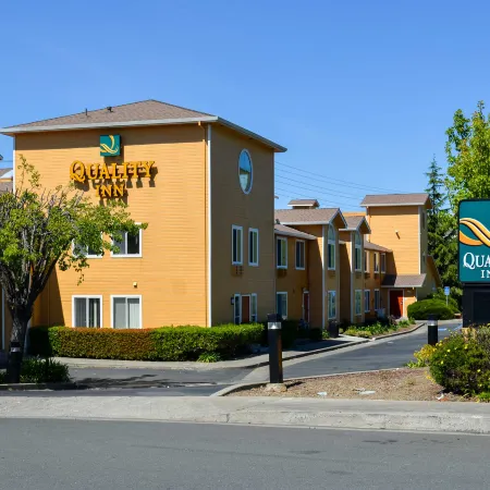 Quality Inn Near Six Flags Discovery Kingdom-Napa Valley