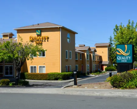 Quality Inn Near Six Flags Discovery Kingdom-Napa Valley Hotels in Vallejo