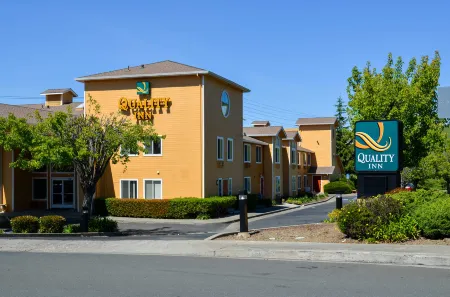 Quality Inn Near Six Flags Discovery Kingdom-Napa Valley Отели рядом с достопримечательностью «Vallejo»