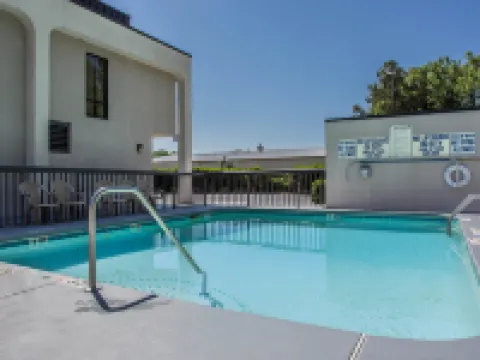 Quality Inn & Suites Hotels in Dillon County
