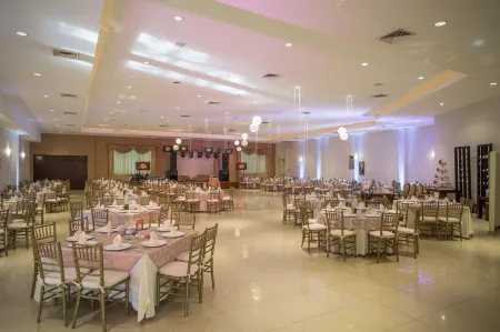 Comfort Inn Monterrey Norte Отели рядом с достопримечательностью «Paseo La Fe»